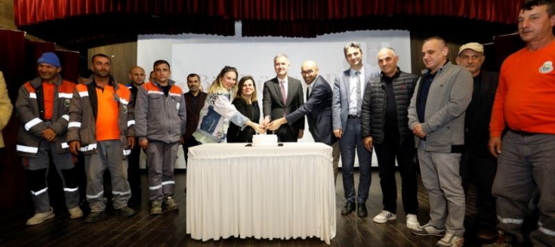 İnegöl Belediyesi’nden Personellere Sürpriz Doğum Günü Kutlaması