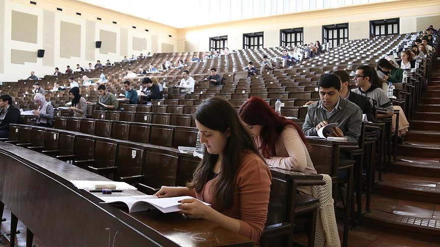 Üniversiteler açılıyor mu, ne zaman açılacak? 2020 - 2021 üniversiteler tatil mi?